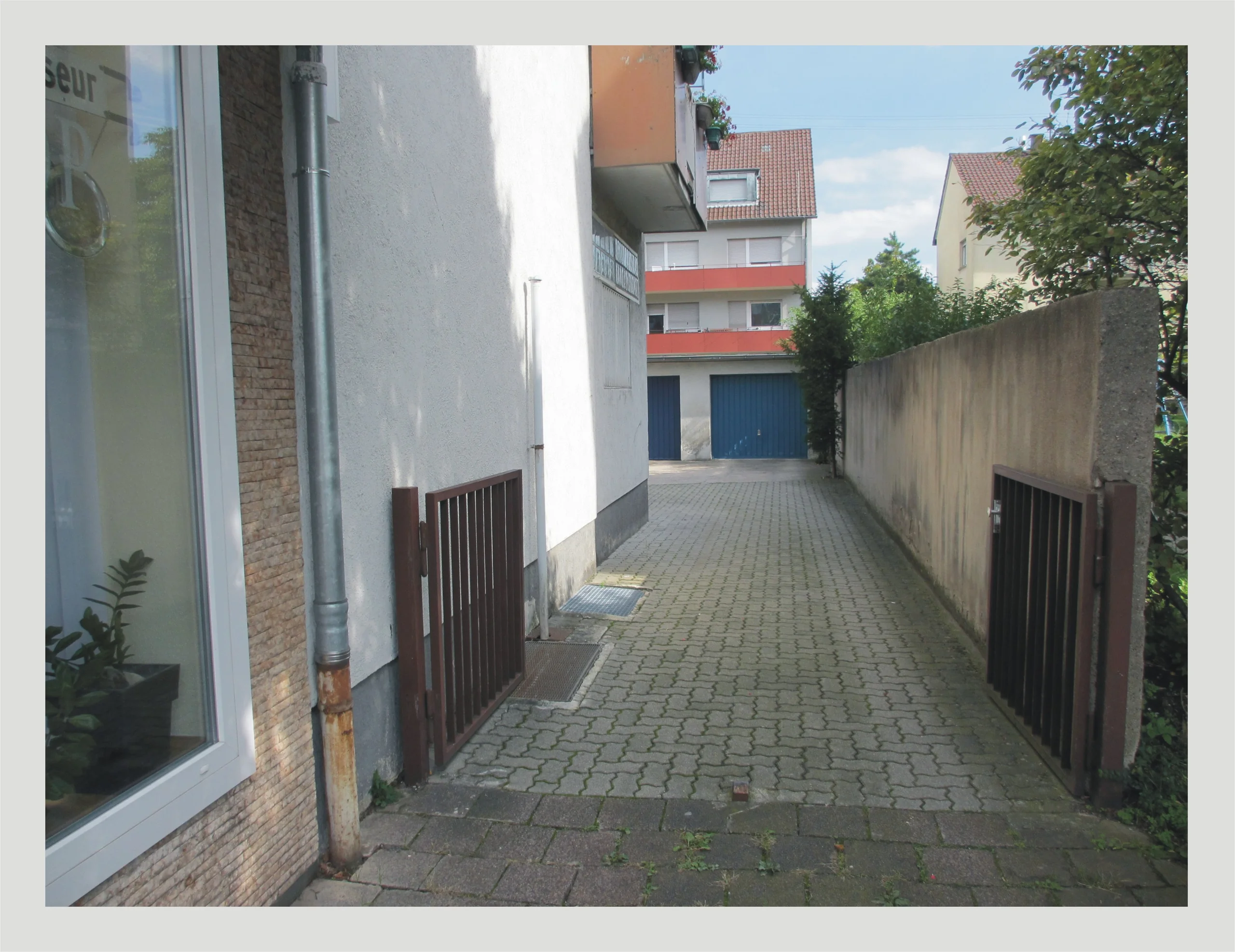 Karlsruhe-Grünwinkel / preiswerte & renovierungsbedürftige 1-Zimmer-DG-Wohnung mit KFZ-Stellplatz und EBK / sofort bezugsfrei