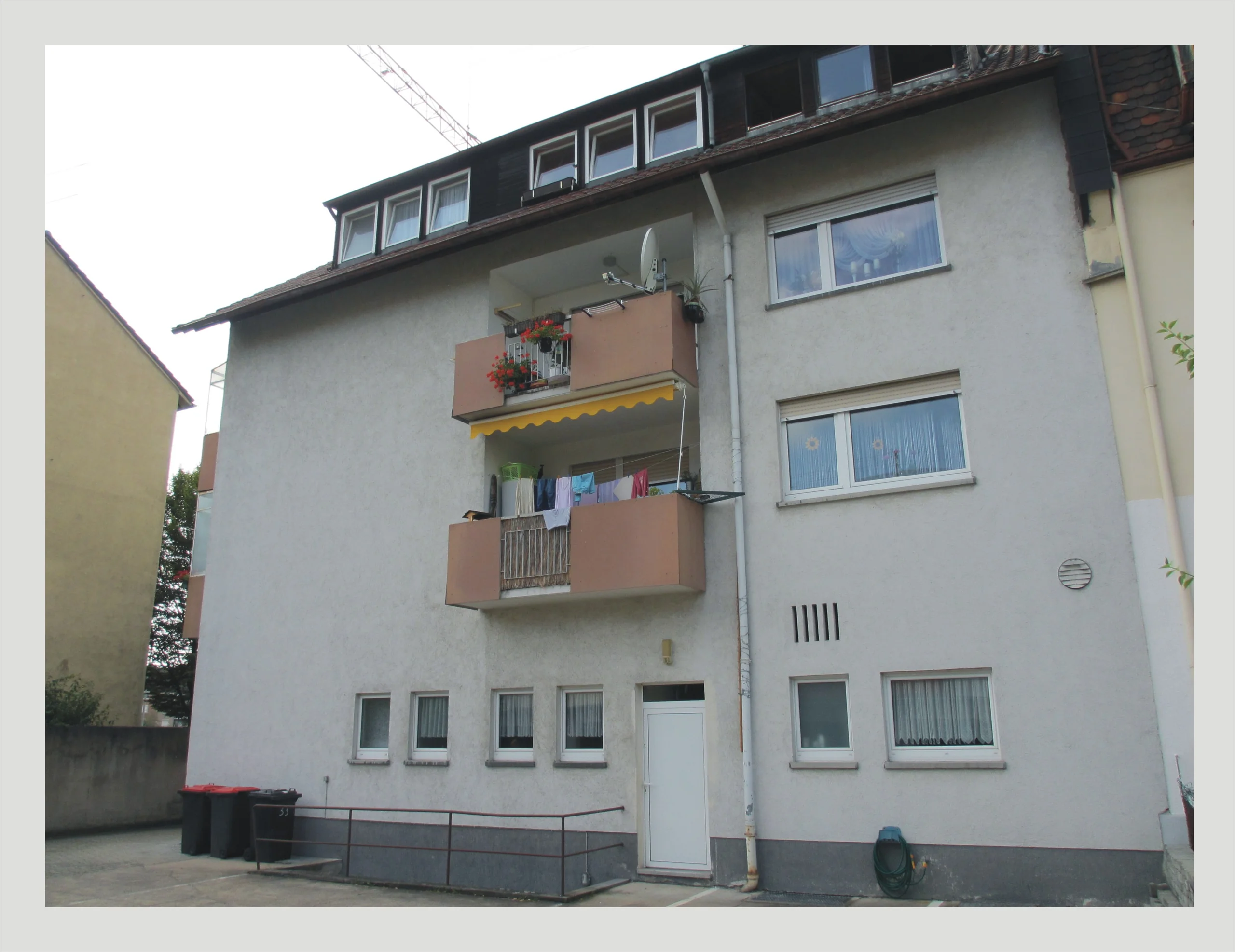 Karlsruhe-Grünwinkel / preiswerte & renovierungsbedürftige 1-Zimmer-DG-Wohnung mit KFZ-Stellplatz und EBK / sofort bezugsfrei
