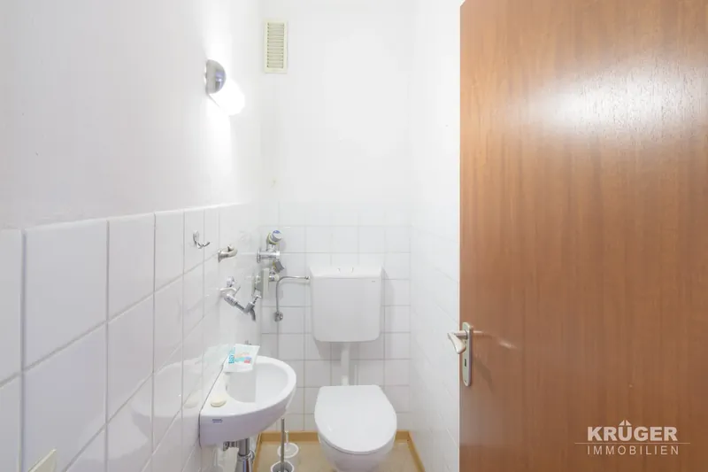 separates WC