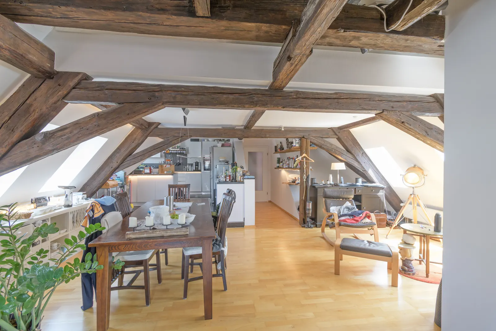 Historischer Dachstuhl mit alten Balken in der Pfinztalstraße 17, Durlach