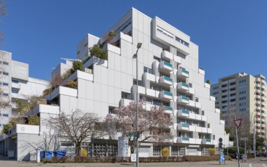 KA-Durlach, Bahnhofsnähe / helle und optimal geschnittene Gewerbefläche mit 5 Zimmern und Balkon / sofort bezugsfrei