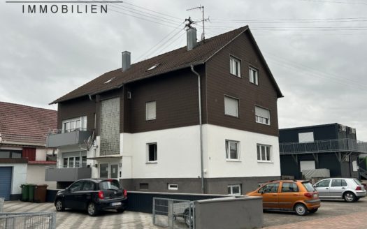 Hagenbach / gemütliche 3-Zi-Whg mit Balkon und Tageslichtbad / 01.04.2026